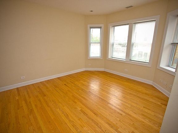 4th image of 2041 N Kimball Ave #2CC