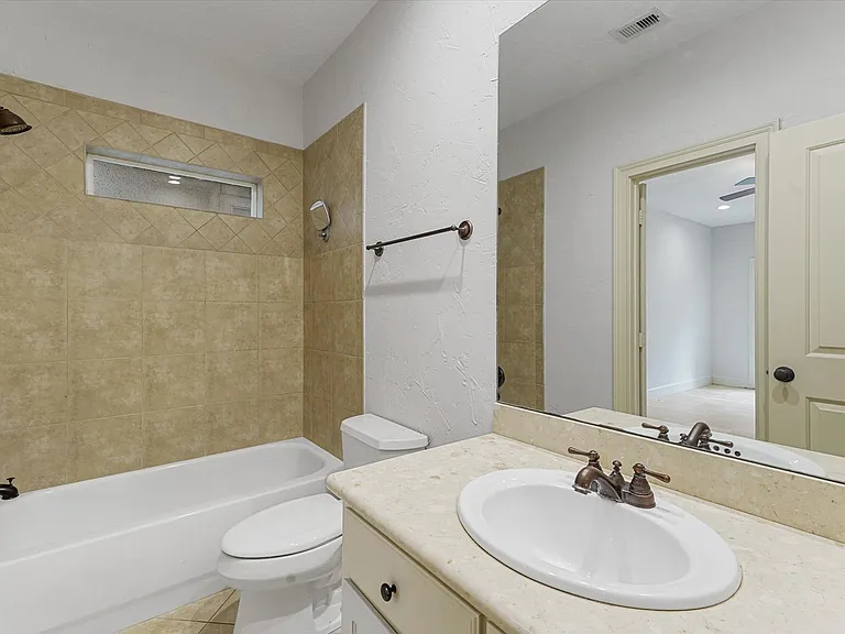 2418 Ralph St #A — Photo 11
