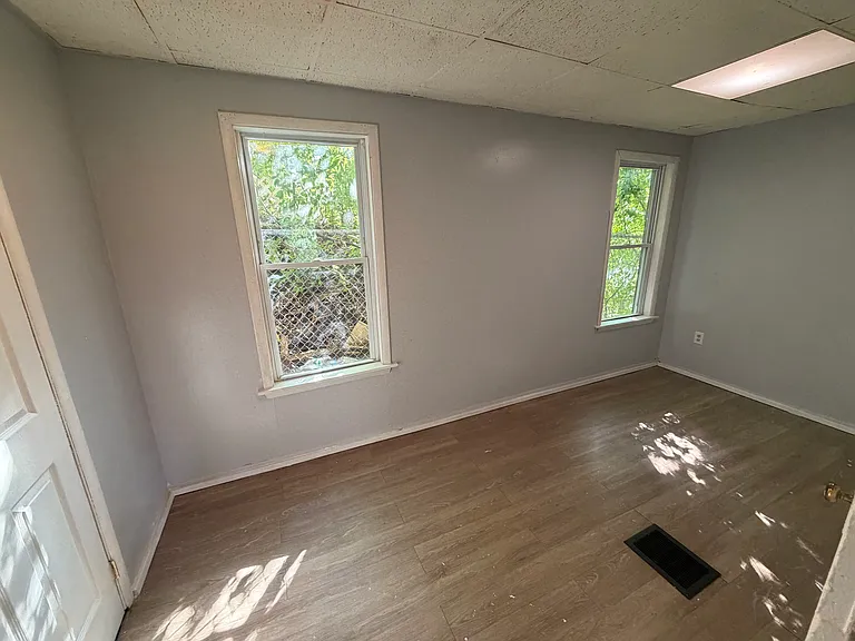322 Shuart Ave #1 — Photo 9