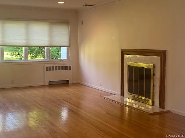 3 bed, 3.0 bath, 3517 sqft, $7,500 — Photo 2