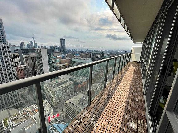 5th image of 38 Grenville St #3704