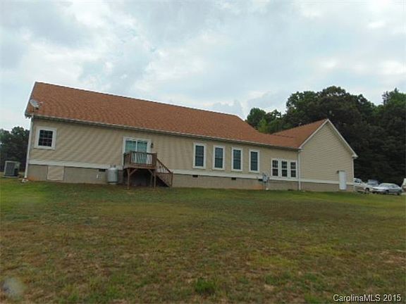 2nd image of 514 Woodgate Dr