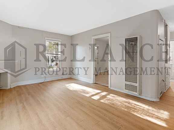 5th image of 1554 N Salina Ave
