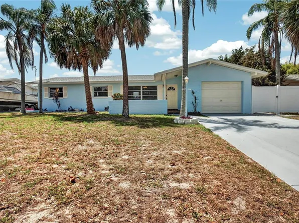 13746 Martinique Dr, Seminole, FL 33776