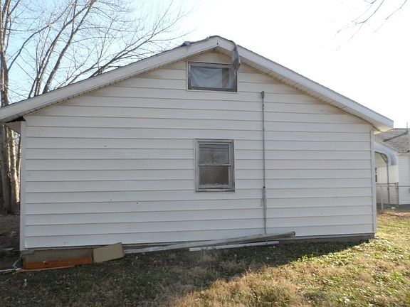 2nd image of 2536 N Main St