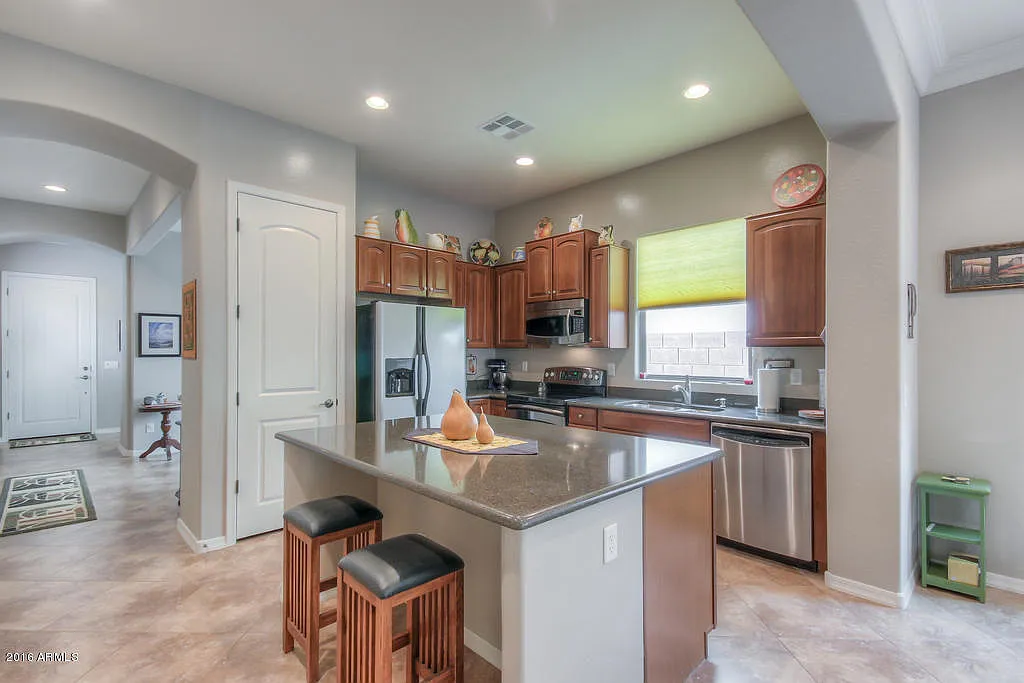 2 bed, 1571 sqft, $2,100 — Photo 4