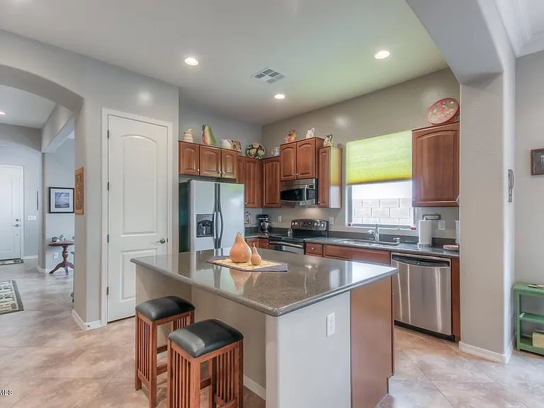 20912 W Ridge Rd — Photo 4