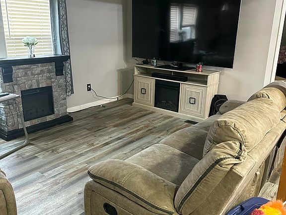 2nd image of 665 Sparrow Dr