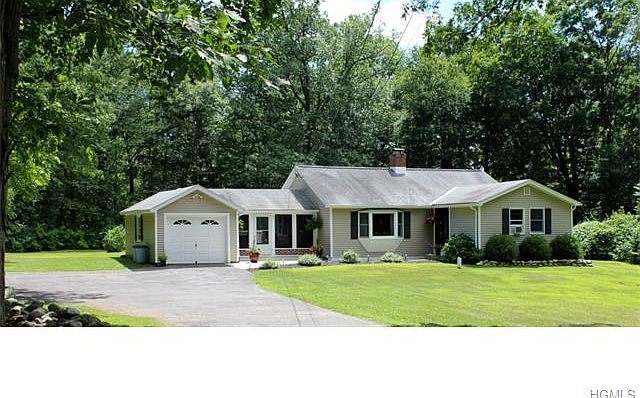 1st image of 11 Bog Ln