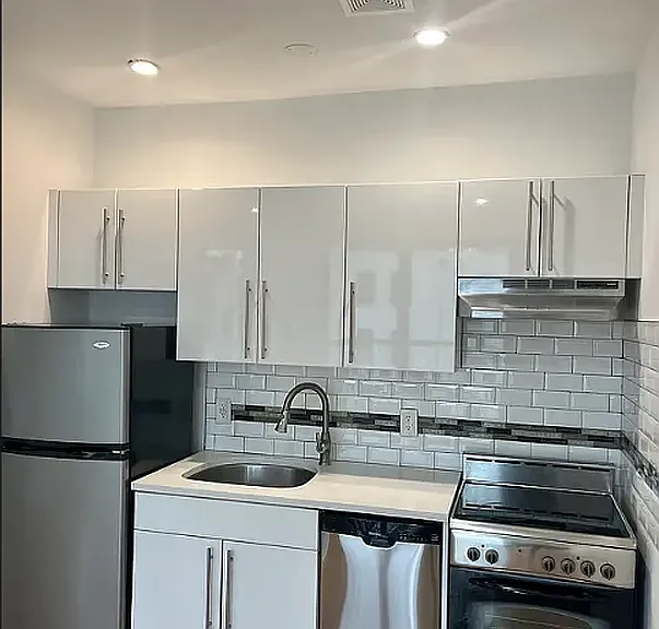 153 Essex St #3A — Photo 9