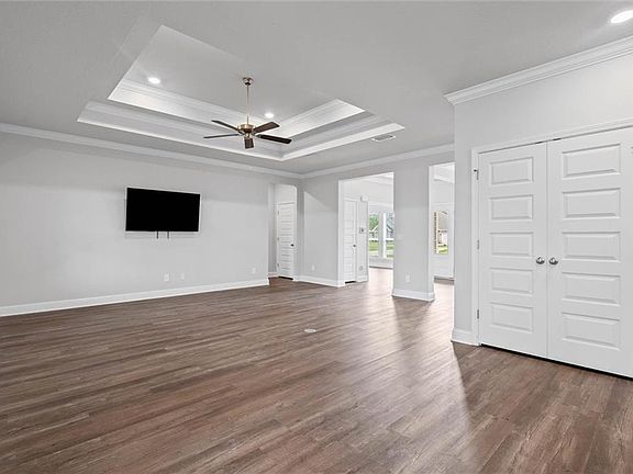 3rd image of 5743 Orchard Ln W