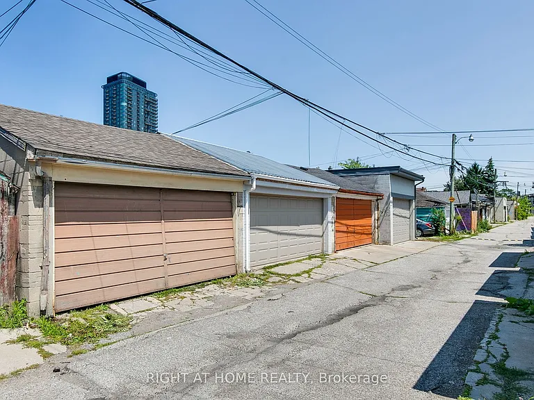 77 Lappin Ave #MAIN UPPER — Photo 41