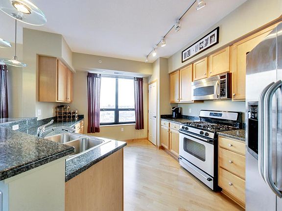3rd image of 500 E Grant St APT 1211