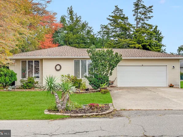 33 Atlantis Blvd, Little Egg Harbor, NJ 08087