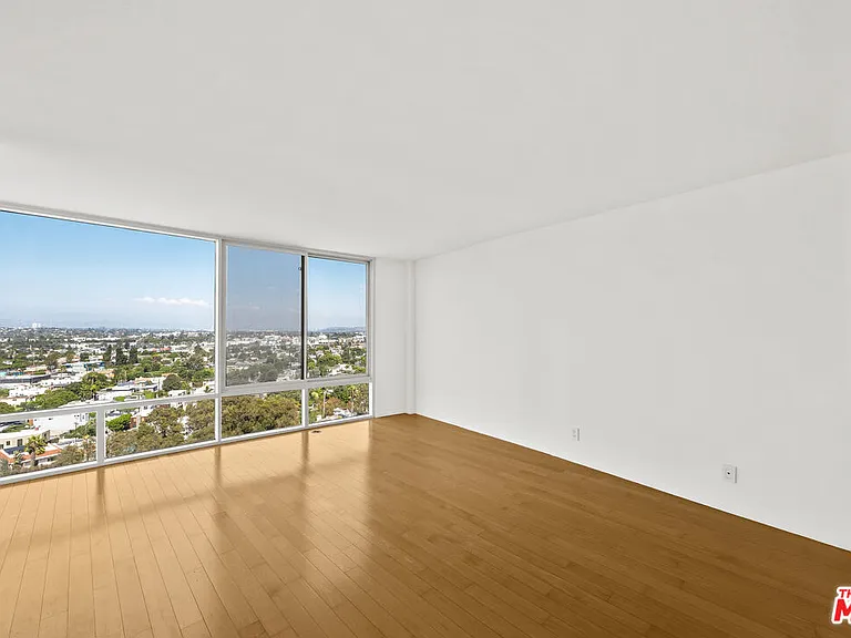 4316 Marina City Dr #1033 — Photo 17