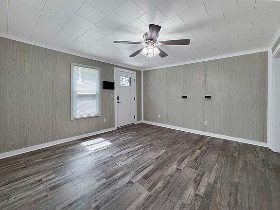 4th image of 419 Ray St
