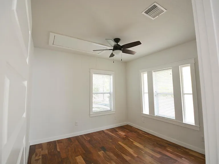 149 Hickman — Photo 12