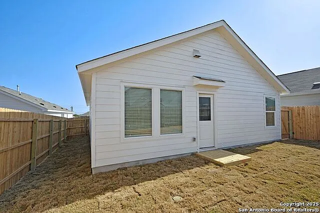206 Charles Way — Photo 28