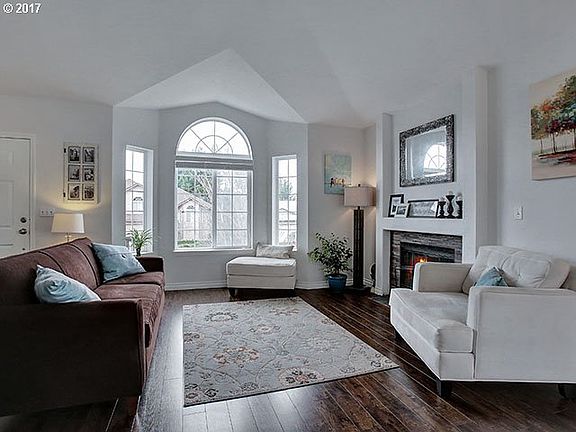 4th image of 294 NE Tralee Ct