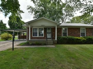 6018 Rocky Mountain Dr, Louisville, KY 40219