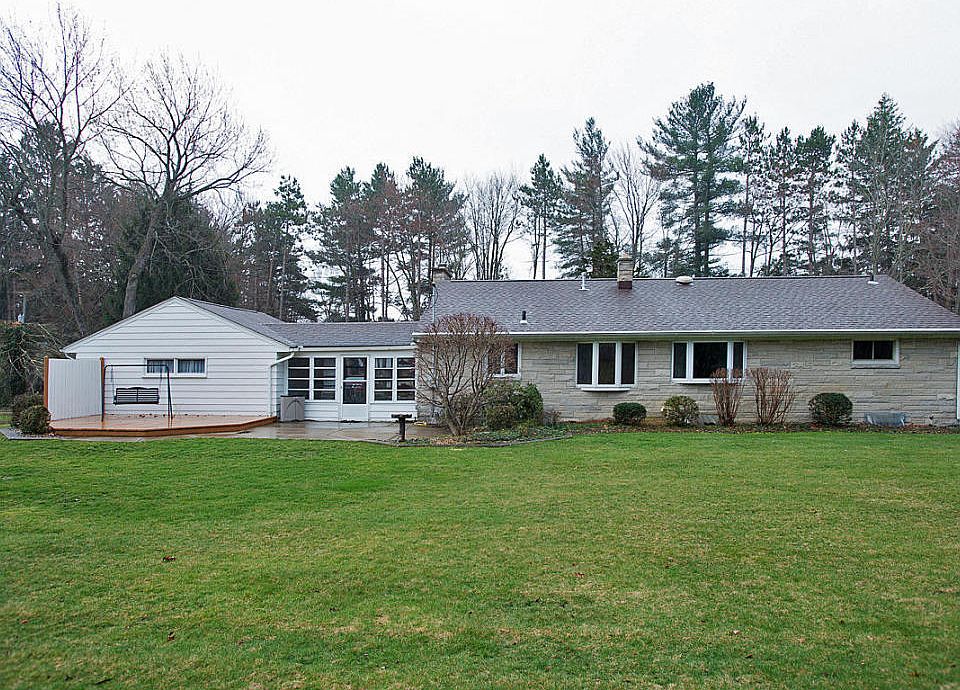 2nd image of 251 Wahwahtaysee Way