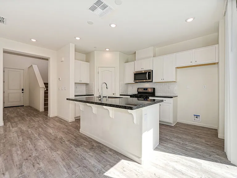 3209 Sunny Gate Ln — Photo 14