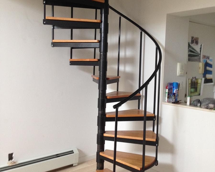 1st image of 152A Tier St #204A