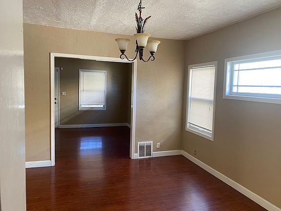 4th image of 327 N Lawn Ave