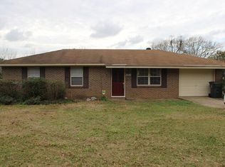 2616 Halls Mill Rd, Dothan, AL 36305