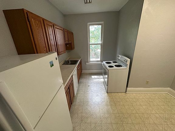 3rd image of 333 Morewood Ave #5