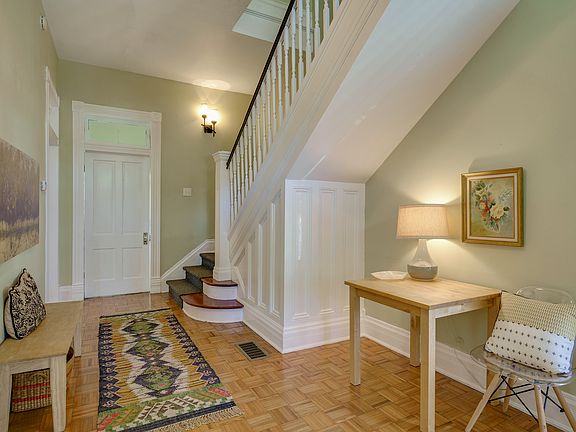 5th image of 322 W Craig Pl