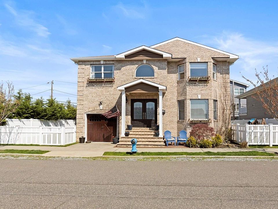 1st image of 46 Heron St