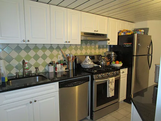 Rented by Brown Harris Stevens | media 16