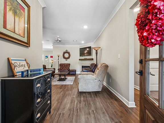 5th image of 152 Apple Blossom Pl