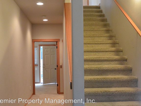 4th image of 510 NE 84th Cir