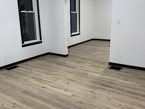 5th image of 503 E Smith St