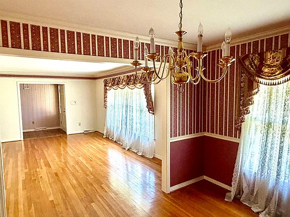 5th image of 101 Colonial Dr