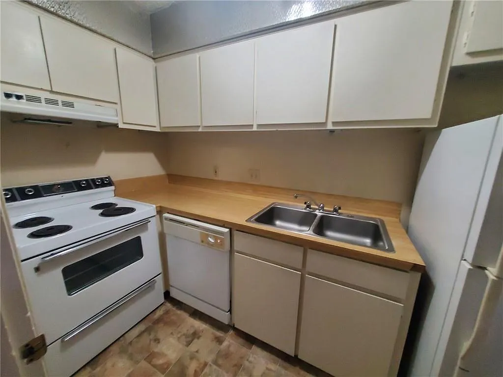 1 bed, 1.0 bath, 397 sqft, $950 — Photo 4