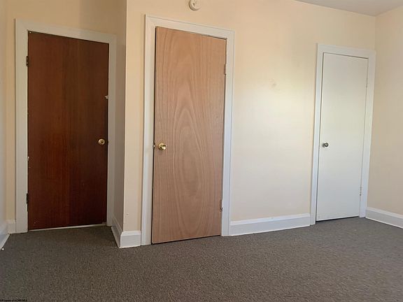 5th image of 228 Cornell Ave