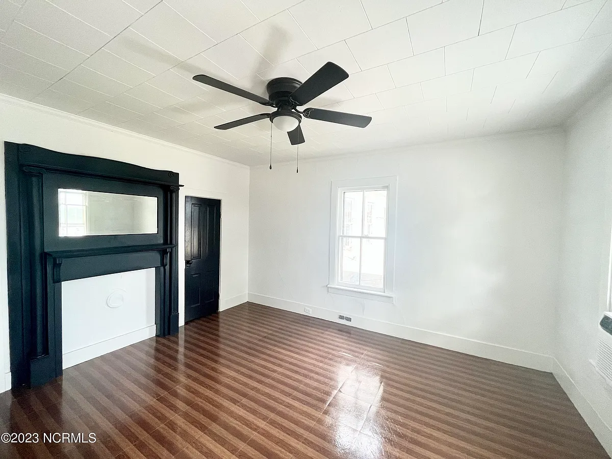 Building Photo - 741 Riverside Ave #C