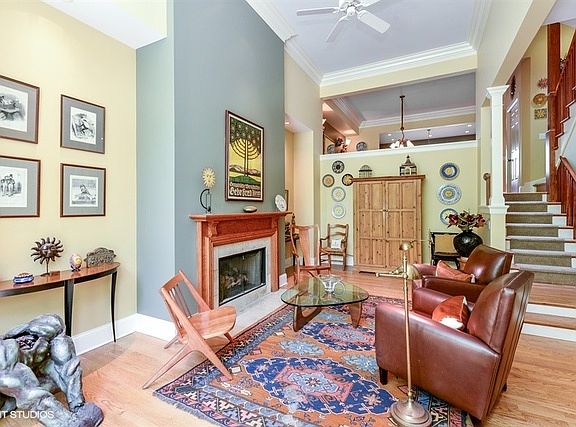 3rd image of 1228 W Bryn Mawr Ave
