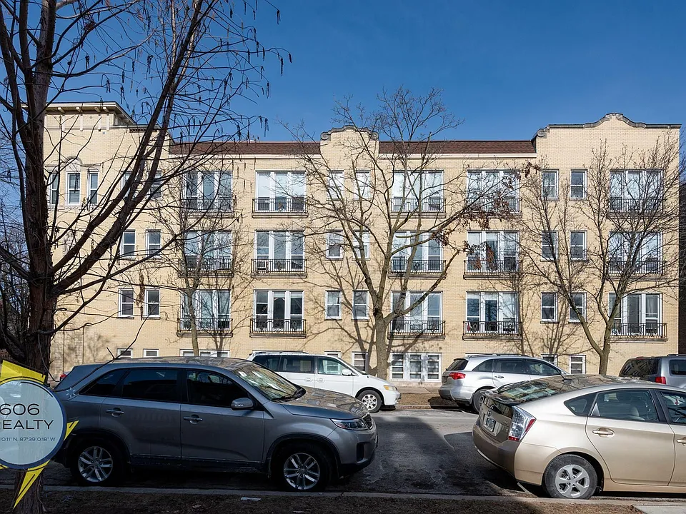 Albany Park Apartments - 4901 Christiana