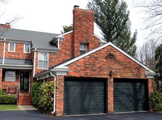 215 Saint Matthews Ave, Saint Matthews, KY 40207