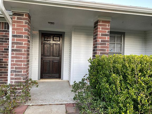 2nd image of 7811 Trabajo Dr