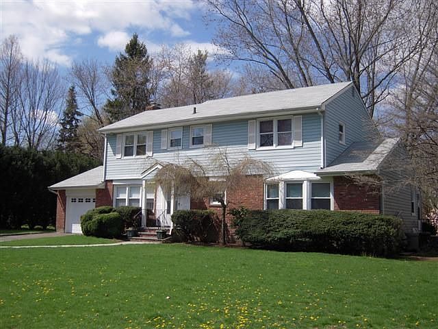 1st image of 62 Viola Dr