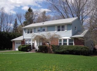 62 Viola Dr, Glen Cove, NY 11542