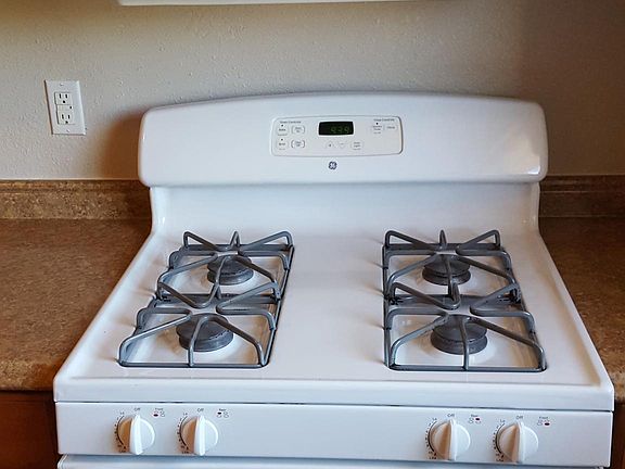 4th image of 870 27th St #B