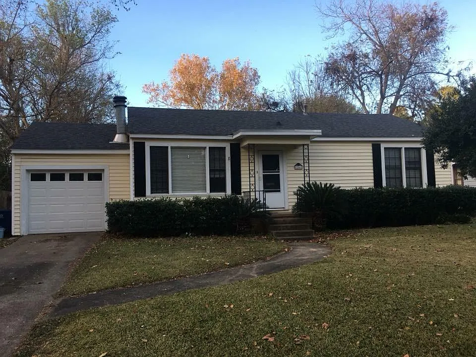 2 bed, 1100 sqft, $1,600 — Photo 1