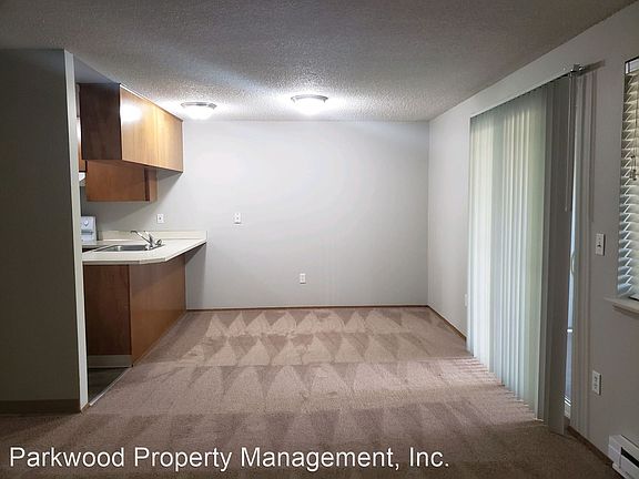 5th image of 7715 Douglas St W #15