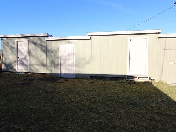 3rd image of 1924 Desoza Ln